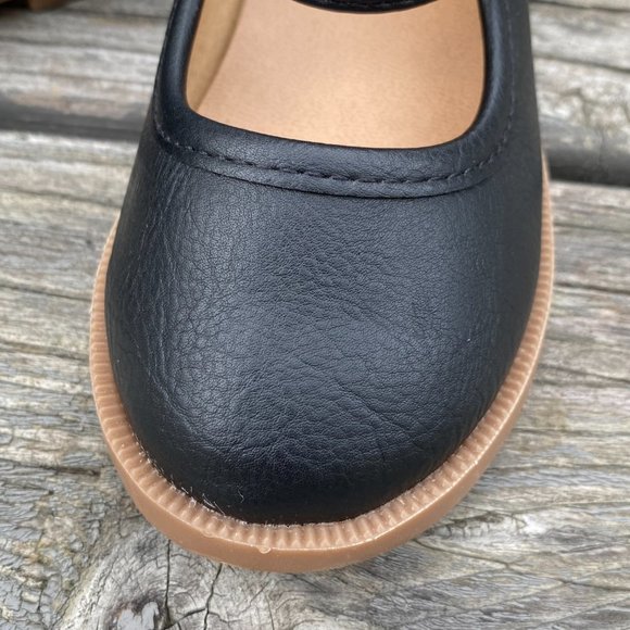Old Navy Faux-Leather Uniform Mary-Janes for Toddler Girls - Picture 7 of 13